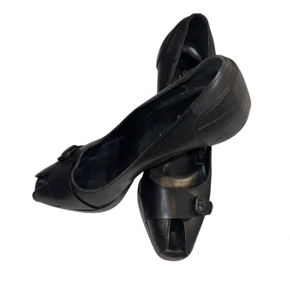 Vintage Gucci Black Leather Peep-Toe Buckle Pumps - Picture 4 of 10